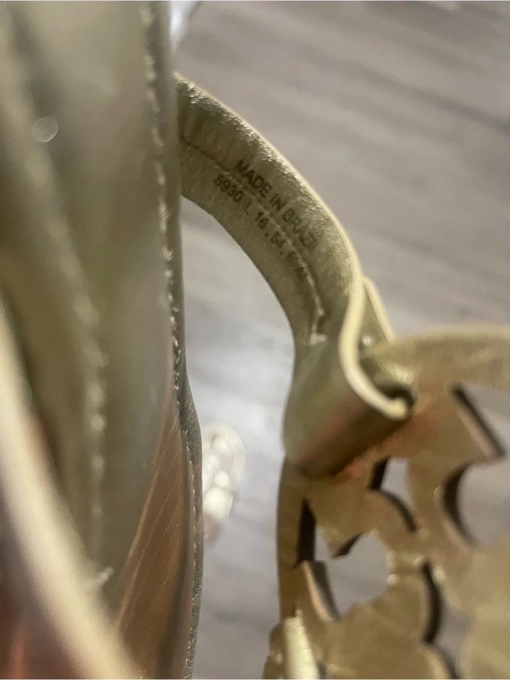 Tory Burch Metallic Silver Miller Logo Thong Sandal Have Some Rubs Size 6 1/2 M